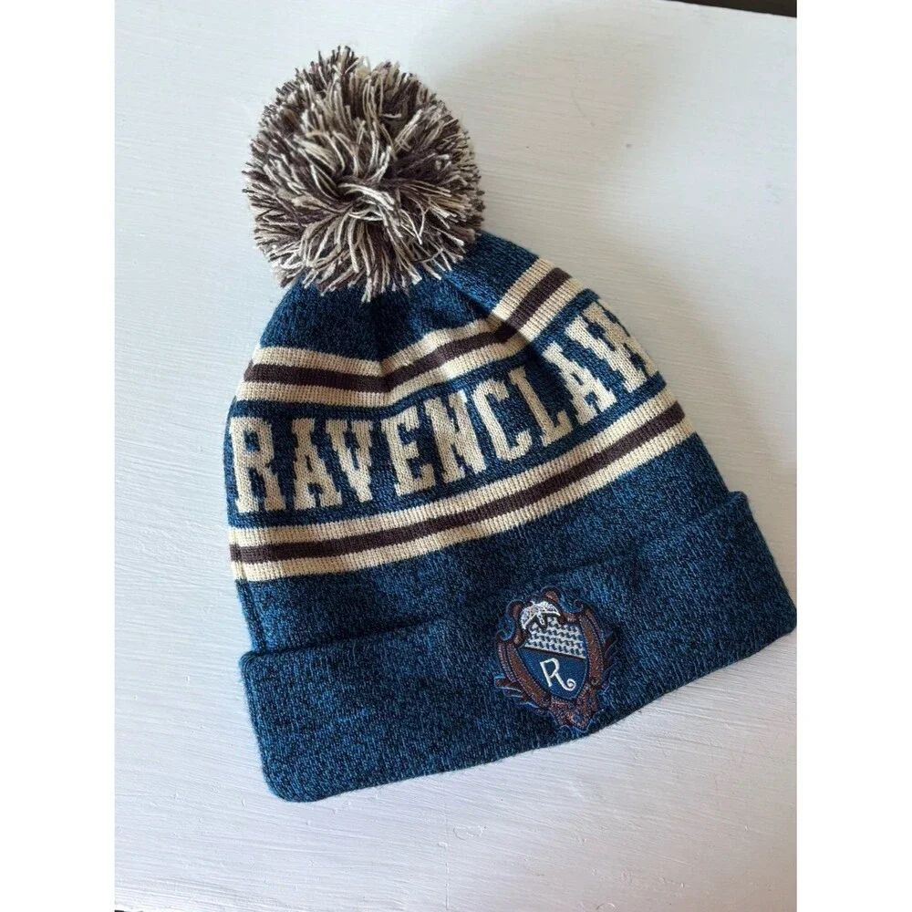 RAVENCLAW beanie pom pom Universal Studios Wizarding World Harry Potter NWOT